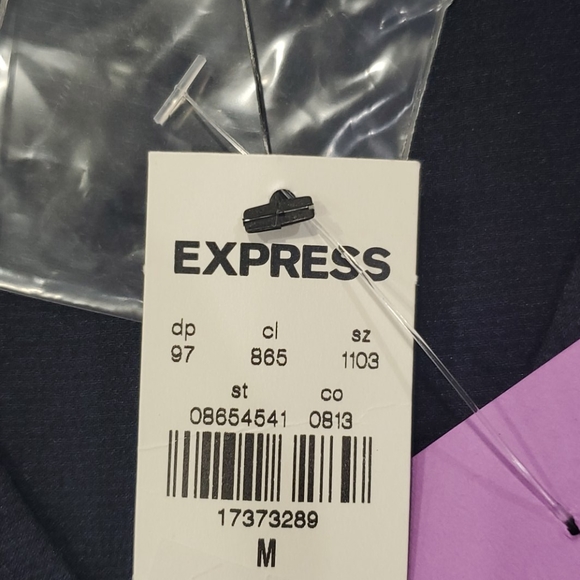 🆕️Express blouse - Picture 7 of 8
